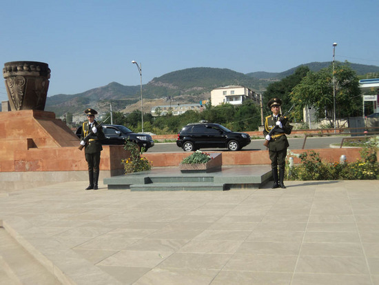Могила председателя I парламента (Верховного Совета) НКР Артура Мкртчяна.