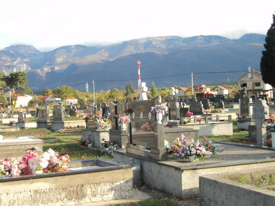 Кладбище католиков (хорватов) и правславных (сербов) погибших и умерших...