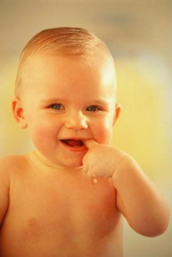 Судя по мордашке, настоящий мужчина вырастет из этого пацанёнка!:)))