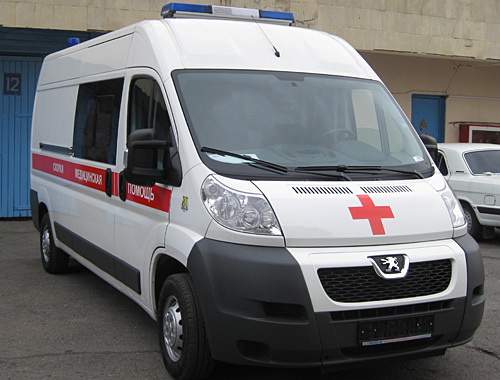 Новый реанимобиль, оснащенный современным оборудованием для оказания экстренной медицинской помощи. Владикавказ, октябрь 2010 года. Фото "Кавказского узла"
