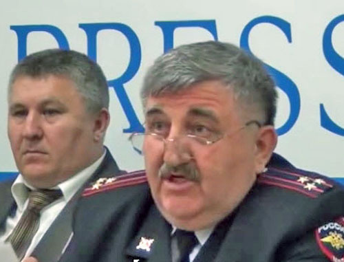Салих Гаджиев (справа). Кадр из видео www.youtube.com Салих Гаджиев (справа). Кадр из видео www.youtube.com