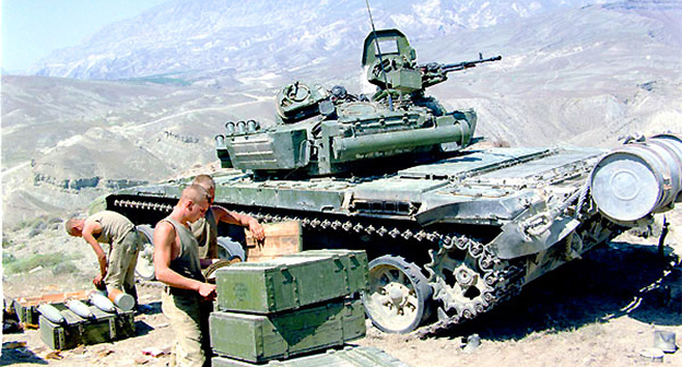 Солдаты РФ на позиции. Фото: http://www.dagpravda.ru/?com=materials&task=view&page=material&id=8085 Солдаты РФ на позиции. Фото: http://www.dagpravda.ru/?com=materials&task=view&page=material&id=8085