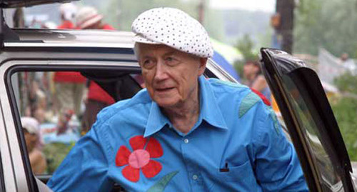 Евгений Евтушенко. Фото: http://www.evtushenko.net/foto/11.jpg Евгений Евтушенко. Фото: http://www.evtushenko.net/foto/11.jpg