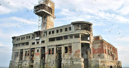 Завод «Дагдизель». Дагестан. Фото: Макс Горелкин http://odnoselchane.ru/ Завод «Дагдизель». Дагестан. Фото: Макс Горелкин http://odnoselchane.ru/