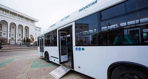 Автобусы "Нефаз" на центральной площади Махачкалы. Фото пресс-служба главы Дагестана, http://president.e-dag.ru/novosti?start=10 Автобусы "Нефаз" на центральной площади Махачкалы. Фото пресс-служба главы Дагестана, http://president.e-dag.ru/novosti?start=10