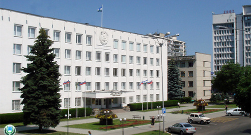 Административное здание в Нальчике. Фото: http://na.adm-kbr.ru/index.php?option=com_joomgallery&func=viewcategory&catid=14&startpage=3&Itemid=7#category Административное здание в Нальчике. Фото: http://na.adm-kbr.ru/index.php?option=com_joomgallery&func=viewcategory&catid=14&startpage=3&Itemid=7#category