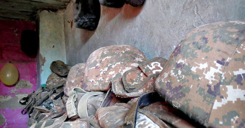 Военное обмундирование для дежурства на боевом посту. Нагорный Карабах. Фото Алвард Григорян для "Кавказского узла" Военное обмундирование для дежурства на боевом посту. Нагорный Карабах. Фото Алвард Григорян для "Кавказского узла"