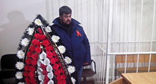 Михаил Абрамян в зале суда. Фото: http://bloknot-stavropol.ru/thumb/300x220xcut/upload/iblock/eee/misha3.jpg Михаил Абрамян в зале суда. Фото: http://bloknot-stavropol.ru/thumb/300x220xcut/upload/iblock/eee/misha3.jpg