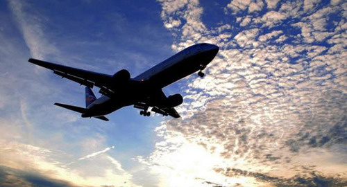 Самолёт в воздухе. Фото: http://bloknot-rostov.ru/news/aeroport-rostova-pereshel-na-nochnoy-rezhim-raboty-589521 Самолёт в воздухе. Фото: http://bloknot-rostov.ru/news/aeroport-rostova-pereshel-na-nochnoy-rezhim-raboty-589521