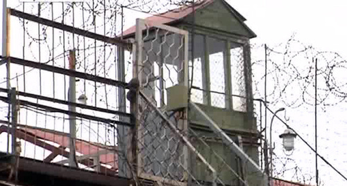 Ограждение территории исправительно-трудовой колонии. Фото: http://gorodskoyportal.ru/volgograd/news/incident/6856533/ Ограждение территории исправительно-трудовой колонии. Фото: http://gorodskoyportal.ru/volgograd/news/incident/6856533/