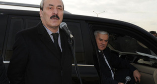 Рамазан Абдулатипов (слева) и Саид Амиров. Фото http://dagpred.com/index.php?id=99&tx_ttnews%5Btt_news%5D=149&cHash=d8e9ad70b849c194b2ba170477d3b564