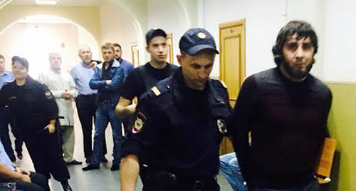Заур Дадаев конвоируется в зал суда. Фото Юлии Буславской для "Кавказского узла" Заур Дадаев конвоируется в зал суда. Фото Юлии Буславской для "Кавказского узла"