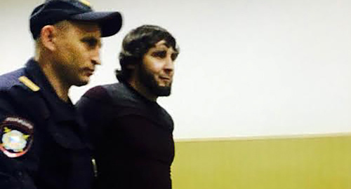 Конвоирование Дадаева в зал суда. Фото Юлии Буславской для "Кавказского узла" Конвоирование Дадаева в зал суда. Фото Юлии Буславской для "Кавказского узла"