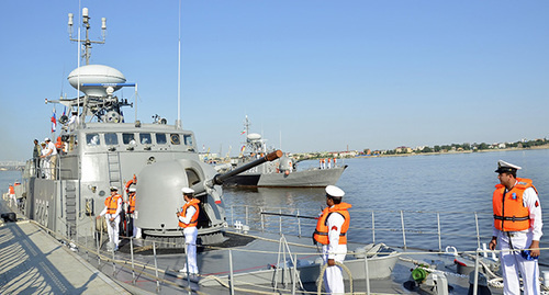 Ракетный катер ВМС Ирана. Фото Михаила Варлашина, http://astra-novosti.ru/wp-content/uploads/2013/06/DSC0020.jpg Ракетный катер ВМС Ирана. Фото Михаила Варлашина, http://astra-novosti.ru/wp-content/uploads/2013/06/DSC0020.jpg