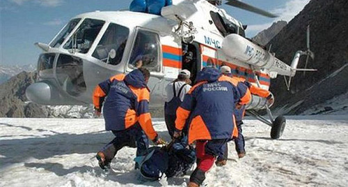 Спасательные работы в горах. Фото: http://www.vestikavkaza.ru/news/MCHS-obnaruzhilo-na-Elbruse-turistov-iz-Severnoy-Osetii.html Спасательные работы в горах. Фото: http://www.vestikavkaza.ru/news/MCHS-obnaruzhilo-na-Elbruse-turistov-iz-Severnoy-Osetii.html