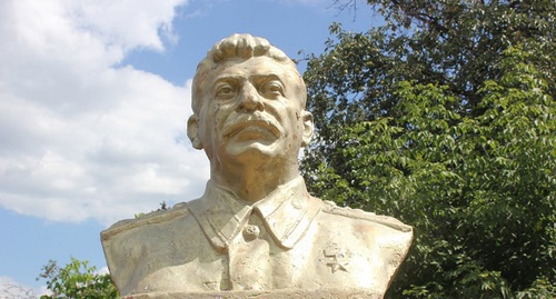 Бюст Сталина. Фото: http://progorod58.ru/news/view/79651 Бюст Сталина. Фото: http://progorod58.ru/news/view/79651