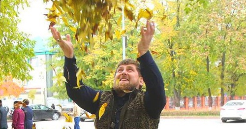Рамзан Кадыров в парке. 30 октября 2015 Фото: Instagram.com/kadyrov_95 Рамзан Кадыров в парке. 30 октября 2015 Фото: Instagram.com/kadyrov_95