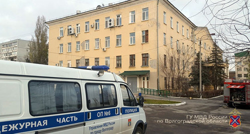 Машина полиции возле больницы №7. Фото: https://34.mvd.ru/ Машина полиции возле больницы №7. Фото: https://34.mvd.ru/