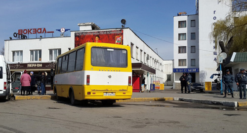 Автобус на автовокзале в Нальчике. Фото: http://www.101hotels.ru/main/cities/Nalchik/stations/bus_stations/avtovokzal_nalchik Автобус на автовокзале в Нальчике. Фото: http://www.101hotels.ru/main/cities/Nalchik/stations/bus_stations/avtovokzal_nalchik