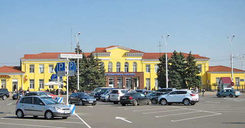 Терминал международных линий аэропорта «Пашковский» Фото: Obakeneko https://ru.wikipedia.org Терминал международных линий аэропорта «Пашковский» Фото: Obakeneko https://ru.wikipedia.org