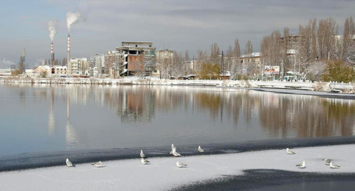 Махачкала после снегопада. Фото: Юрий Иванов, http://odnoselchane.ru/?page=photos_of_category§=3647&pg=2&com=photogallery Махачкала после снегопада. Фото: Юрий Иванов, http://odnoselchane.ru/?page=photos_of_category§=3647&pg=2&com=photogallery