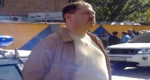 Валерий Будаев на месте ДТП. Фото: http://161.ru/text/news/850371.html?block Валерий Будаев на месте ДТП. Фото: http://161.ru/text/news/850371.html?block