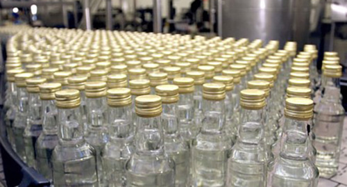 Производство алкогольной продукции. фото: http://kbrria.ru/ekonomika/v-nalchike-obsudili-problemy-proizvodstva-alkogolnoy-produkcii-6304 Производство алкогольной продукции. фото: http://kbrria.ru/ekonomika/v-nalchike-obsudili-problemy-proizvodstva-alkogolnoy-produkcii-6304