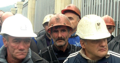 Шахтеры во время акции протеста. Грузия, Ноябрь 2012 г. Фото Беслана Кмузова для "Кавказского узла" Шахтеры во время акции протеста. Грузия, Ноябрь 2012 г. Фото Беслана Кмузова для "Кавказского узла"
