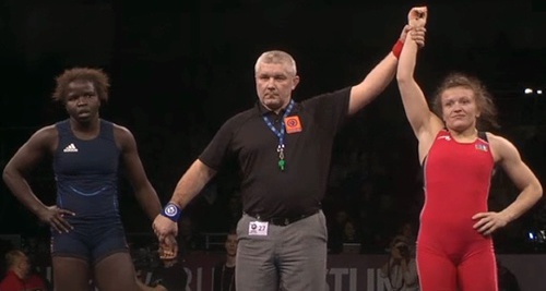 Наталья Синишин после победы в финале Чемпионата Европы. Скриншот видеозаписи боя, Unitedworldwrestling.org Наталья Синишин после победы в финале Чемпионата Европы. Скриншот видеозаписи боя, Unitedworldwrestling.org