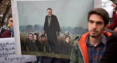 Протестная акция студентов в Тбилиси. Фото: © Sputnik/ Levan Avlabreli, http://sputnik-georgia.ru/society/20160329/230842968/Studenty-tbilisskogo-universiteta-vozobnovili-golodovku.html Протестная акция студентов в Тбилиси. Фото: © Sputnik/ Levan Avlabreli, http://sputnik-georgia.ru/society/20160329/230842968/Studenty-tbilisskogo-universiteta-vozobnovili-golodovku.html