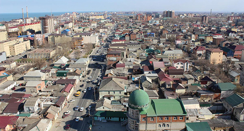 Вид на Махачкалу. Фото: Арсен Багазиев, http://odnoselchane.ru/?page=photos_of_category§=2323&com=photogallery Вид на Махачкалу. Фото: Арсен Багазиев, http://odnoselchane.ru/?page=photos_of_category§=2323&com=photogallery