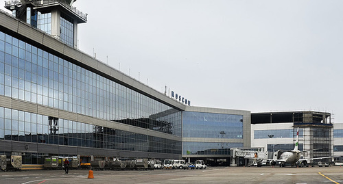 Международный аэропорт Домодедово. Фото: Dmitry A. Mottl, https://ru.wikipedia.org/wiki/Домодедово_(аэропорт)#/media/File:Domodedovo_International_Airport_terminal_building.jpg Международный аэропорт Домодедово. Фото: Dmitry A. Mottl, https://ru.wikipedia.org/wiki/Домодедово_(аэропорт)#/media/File:Domodedovo_International_Airport_terminal_building.jpg