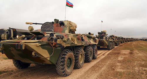 Колонна военной техники Азербайджана. Фото: http://www.mod.gov.az/index2.php?content=news/2016/20160506_telim Колонна военной техники Азербайджана. Фото: http://www.mod.gov.az/index2.php?content=news/2016/20160506_telim