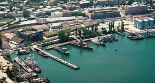 Порт в Махачкале. Фото: http://ndelo.ru/news/novosti/2461/?sphrase_id=121041 Порт в Махачкале. Фото: http://ndelo.ru/news/novosti/2461/?sphrase_id=121041