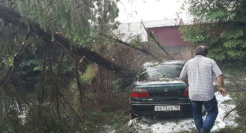 Послдествия ливня во Владикавказе, Северная Осетия. Фото: © Sputnik/ Дзерасса Биазарти, http://sputnik-ossetia.ru/news/20160606/2059600.html Послдествия ливня во Владикавказе, Северная Осетия. Фото: © Sputnik/ Дзерасса Биазарти, http://sputnik-ossetia.ru/news/20160606/2059600.html
