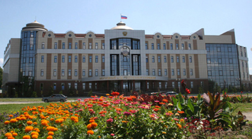 Здание Верховного суд Калмыкии. Фото: http://flnka.ru/novosti/13626-said-osmanov-zaderzhan-srazu-posle-osvobozhdeniya-iz-pod-strazhi.html Здание Верховного суд Калмыкии. Фото: http://flnka.ru/novosti/13626-said-osmanov-zaderzhan-srazu-posle-osvobozhdeniya-iz-pod-strazhi.html