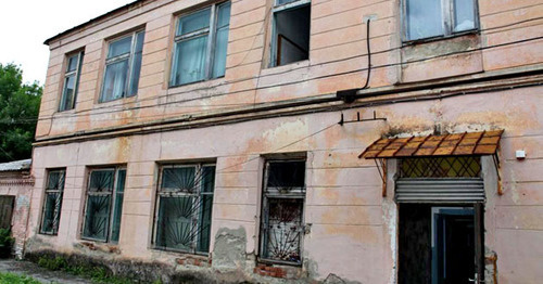 Здание филармонии в Нальчике. Фото https://aheku.net/news/incidents/3049 Здание филармонии в Нальчике. Фото https://aheku.net/news/incidents/3049