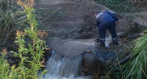 Восстанавление водоснабжения Промышленного района Новочеркасска. Фото: http://donday-novocherkassk.ru/v-novocherkasske-nadeyutsya-k-utru-vosstanovit-vodosnabzhenie-promyshlennogo-rayona.html Восстанавление водоснабжения Промышленного района Новочеркасска. Фото: http://donday-novocherkassk.ru/v-novocherkasske-nadeyutsya-k-utru-vosstanovit-vodosnabzhenie-promyshlennogo-rayona.html