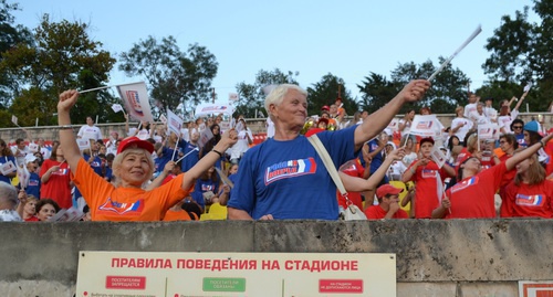 Участники акции на стадионе в Сочи. Сочи, 6 августа 2016 г. Фото Светланы Кравченко для "Кавказского узла". Участники акции на стадионе в Сочи. Сочи, 6 августа 2016 г. Фото Светланы Кравченко для "Кавказского узла".