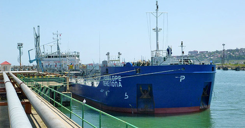 Махачкалинский морской торговый порт. Фото http://www.riadagestan.ru/ Махачкалинский морской торговый порт. Фото http://www.riadagestan.ru/