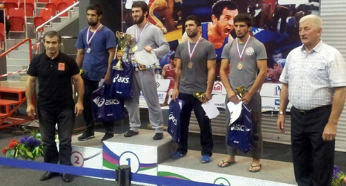 Исмаил Мусукаев на верхней ступеньке пьедестала. Фото: http://kbrria.ru/sport/ismail-musukaev-vyigral-memorial-besika-kuduhova-v-krasnodare-15423 Исмаил Мусукаев на верхней ступеньке пьедестала. Фото: http://kbrria.ru/sport/ismail-musukaev-vyigral-memorial-besika-kuduhova-v-krasnodare-15423