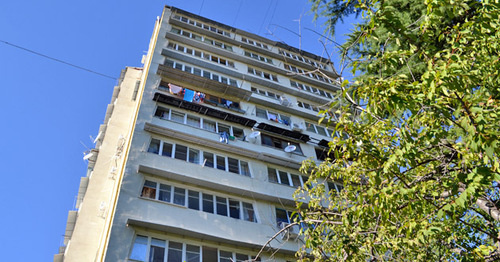 В 12-этажном здании модернизация лифтового хозяйства началась в 2008 году. Сочи, октябрь 2016 г. Фото Светланы Кравченко для "Кавказского узла"