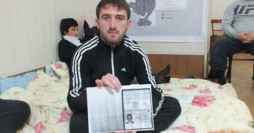 Участник голодовки Ахмед Байболатов. Махачкала, 11 октября 2016 г. Фото Патимат Махмудовой для "Кавказского узла" Участник голодовки Ахмед Байболатов. Махачкала, 11 октября 2016 г. Фото Патимат Махмудовой для "Кавказского узла"