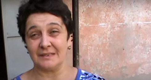 Марьяна Карданова, жительница общежития на улице Мальбахова, 3"а" в Нальчике. Кадр из видео "Кавказского узла" Марьяна Карданова, жительница общежития на улице Мальбахова, 3"а" в Нальчике. Кадр из видео "Кавказского узла"