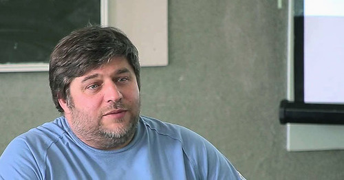 Руководитель исследовательского центра RAMCOM Денис Соколов. Кадр из видео пользователя sibscience https://www.youtube.com/watch?v=vO9-cuiucLA Руководитель исследовательского центра RAMCOM Денис Соколов. Кадр из видео пользователя sibscience https://www.youtube.com/watch?v=vO9-cuiucLA