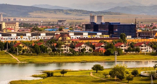 Центральный округ Назрани. Фото: Адам Сагов, Commons.wikimedia.org Центральный округ Назрани. Фото: Адам Сагов, Commons.wikimedia.org