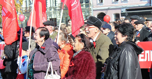 Шествие и митинг во Владикавказе cторонников КПРФ. 7 ноября 2016 г. Фото Эммы Марзоевой для "Кавказского узла" Шествие и митинг во Владикавказе cторонников КПРФ. 7 ноября 2016 г. Фото Эммы Марзоевой для "Кавказского узла"