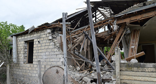 Разрушенное здание Агдамского района Фото © Sputnik / Murad Orujov
 http://ru.sputnik.az/karabakh/20161117/407749819/obstrel-tri-okkupirovanyh-rajona.html