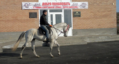 первая конноспортивная школа "Дикая дивизия" в Карабулаке. Фото: https://vk.com/club114870037?z=album-114870037_227874812 первая конноспортивная школа "Дикая дивизия" в Карабулаке. Фото: https://vk.com/club114870037?z=album-114870037_227874812