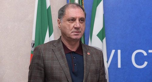 лидер партии "Единая Абхазия" Сергей Шамба. Фото © Sputnik. Томас Тхайцук
 http://sputnik-abkhazia.ru/Abkhazia/20160127/1017003090.html